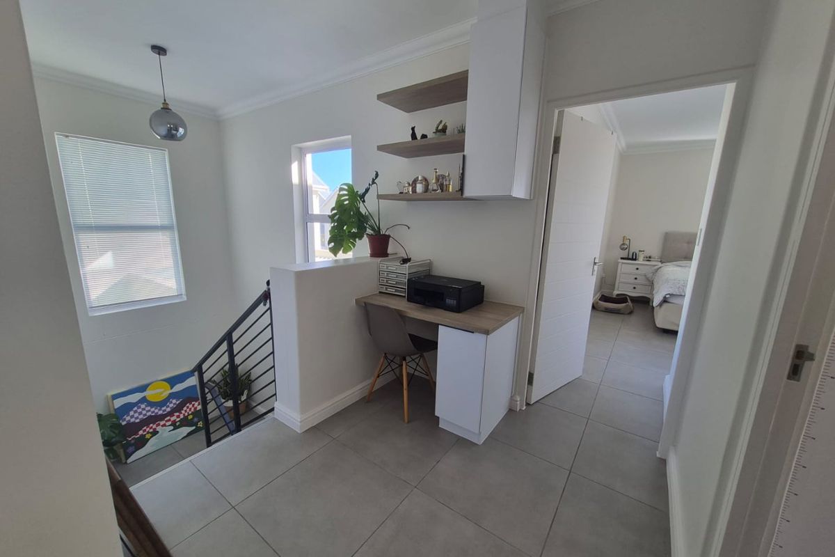 Modern 3-Bedroom Home for Rent in Bonsai Estate, Kraaifontein - Photo 5