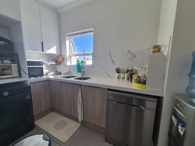 Modern 3-Bedroom Home for Rent in Bonsai Estate, Kraaifontein - Photo 3