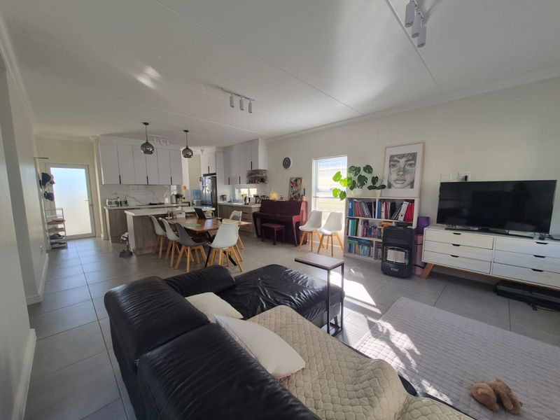 Modern 3-Bedroom Home for Rent in Bonsai Estate, Kraaifontein - Photo 2