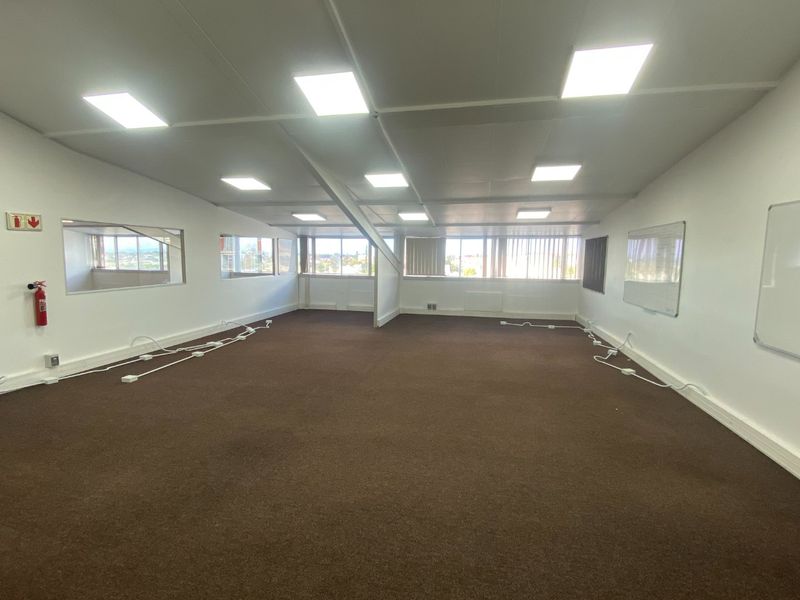 477m2 Commercial Space to Let  - Photo 1