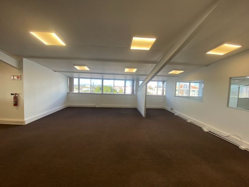 477m2 Commercial Space to Let  - Photo 6