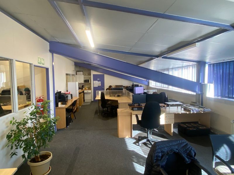 168m2 Commercial Space to Let  - Photo 3