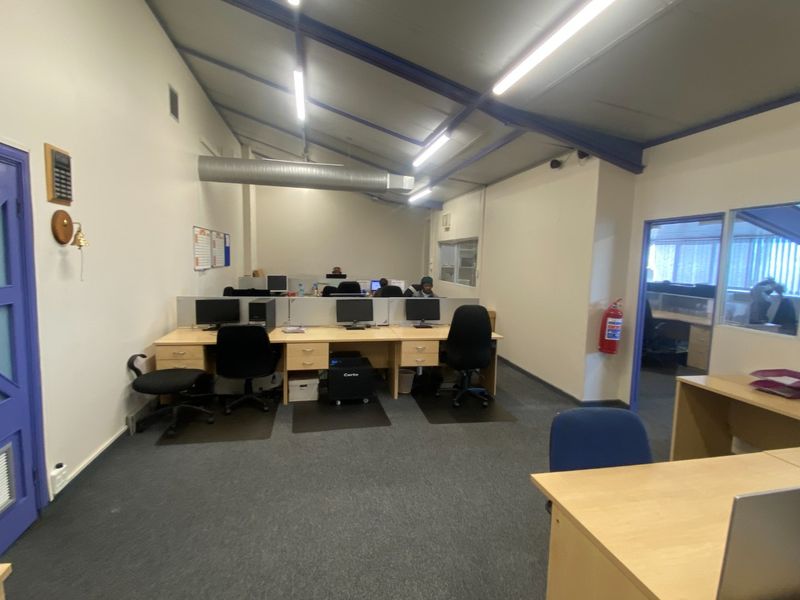 168m2 Commercial Space to Let  - Photo 6