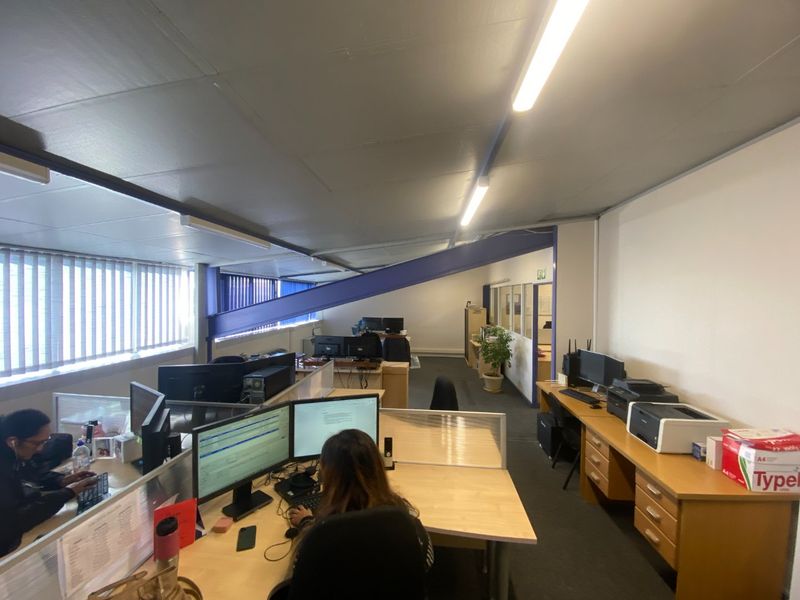 168m2 Commercial Space to Let  - Photo 5