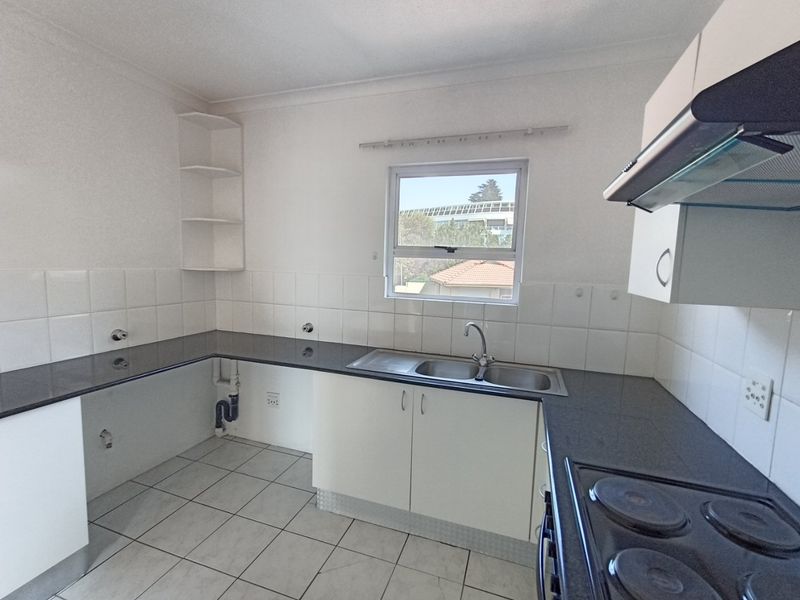 North Facing Spacious 2 Bed 2 Bath NEWLY TILED - Photo 6