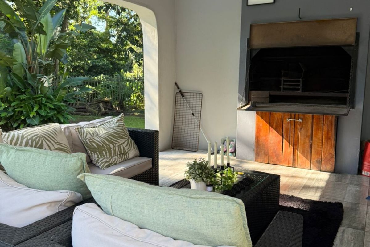 An executive family home to let in PadfieldPark Pinetown - Photo 5