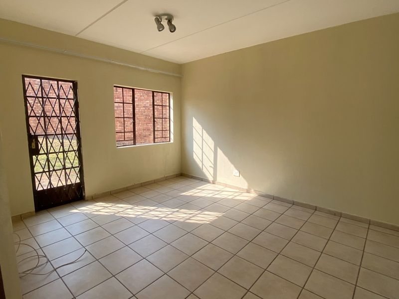 2 Bedroom Ground Apartment for Rent in Halfway Gardens - Photo 7