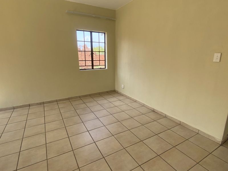 2 Bedroom Ground Apartment for Rent in Halfway Gardens - Photo 6