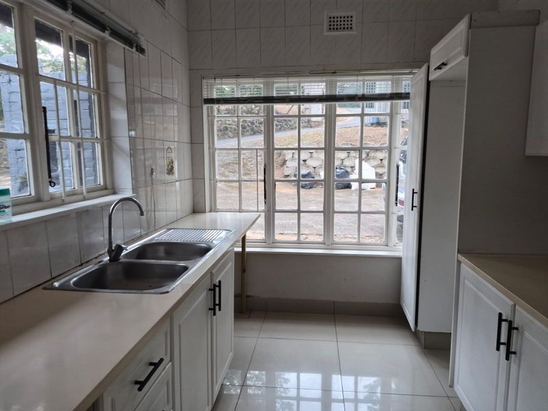 2 bed, 2 bath Pet friendly unit in Westville  - Photo 3