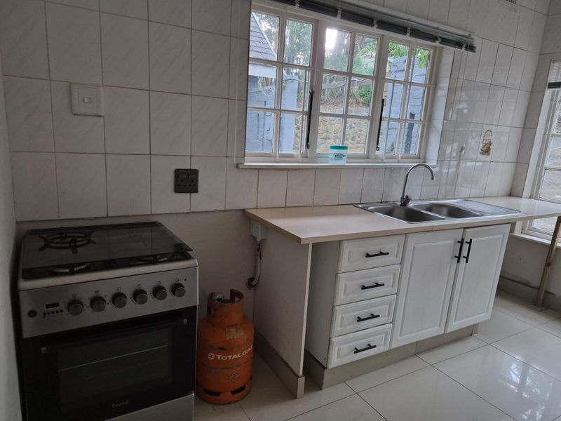 2 bed, 2 bath Pet friendly unit in Westville  - Photo 5
