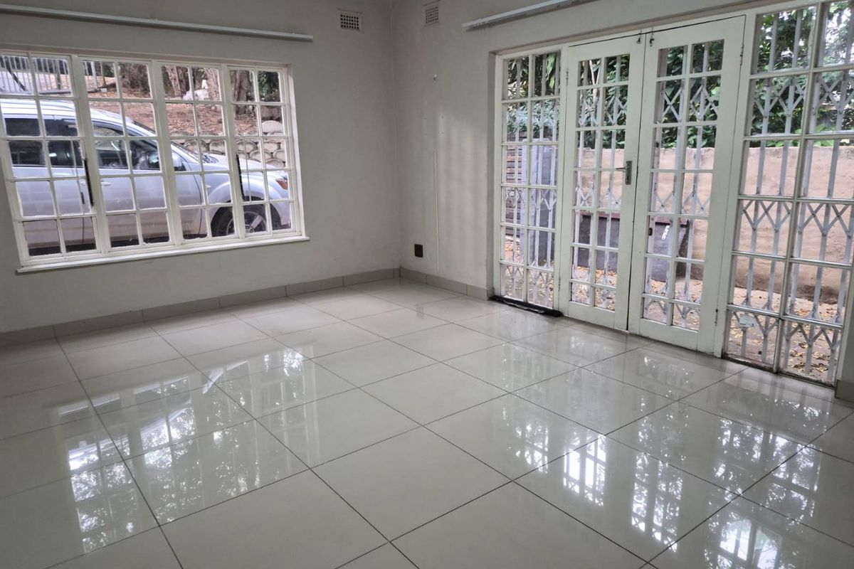 2 bed, 2 bath Pet friendly unit in Westville  - Photo 2