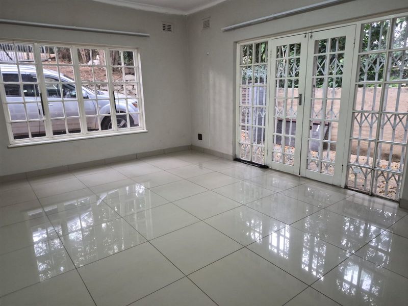 2 bed, 2 bath Pet friendly unit in Westville  - Photo 2