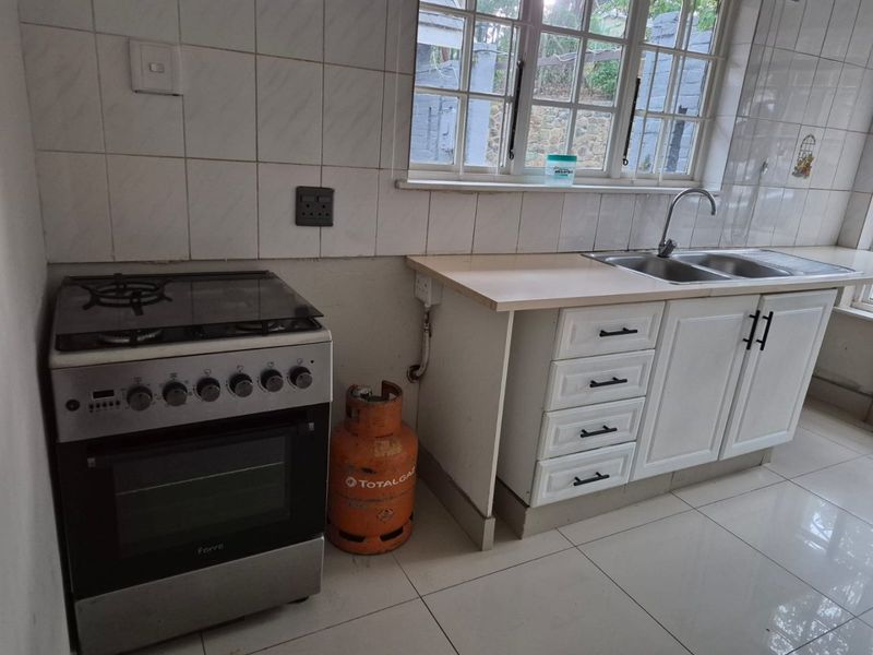 2 bed, 2 bath Pet friendly unit in Westville  - Photo 8