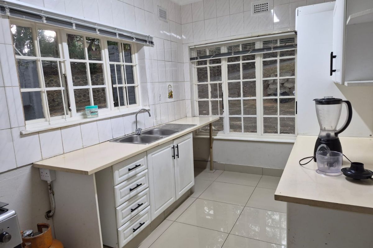 2 bed, 2 bath Pet friendly unit in Westville  - Photo 4