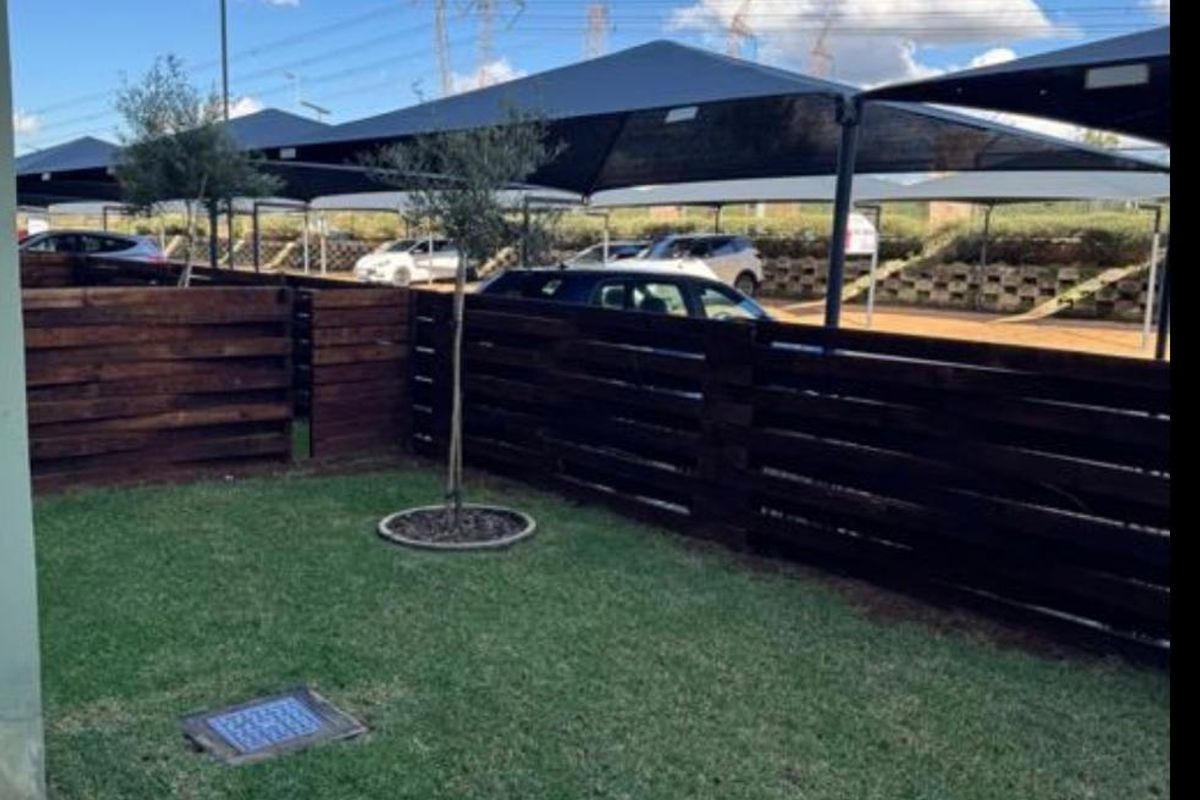 2 BEDROOMS 2 BATHROOMS GROUND FLOOR APARTMENT AVAILABLE IMMEDIATELY IN MOOIKLOOF - Photo 4