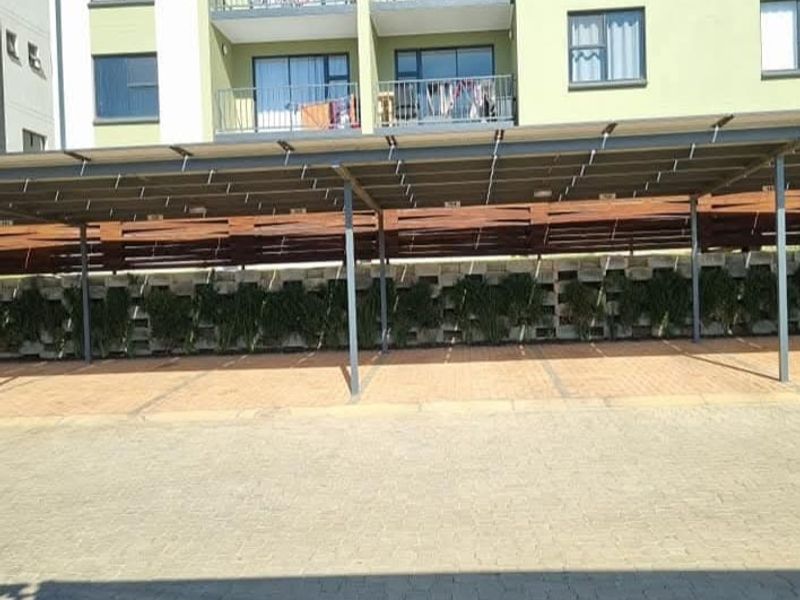 2 BEDROOMS 2 BATHROOMS GROUND FLOOR APARTMENT AVAILABLE IMMEDIATELY IN MOOIKLOOF - Photo 2