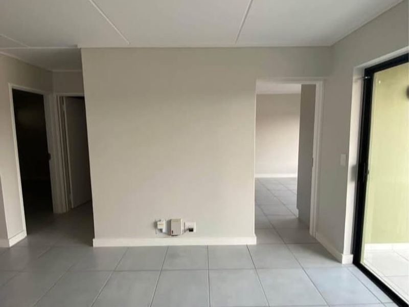 2 BEDROOMS 2 BATHROOMS GROUND FLOOR APARTMENT AVAILABLE IMMEDIATELY IN MOOIKLOOF - Photo 8