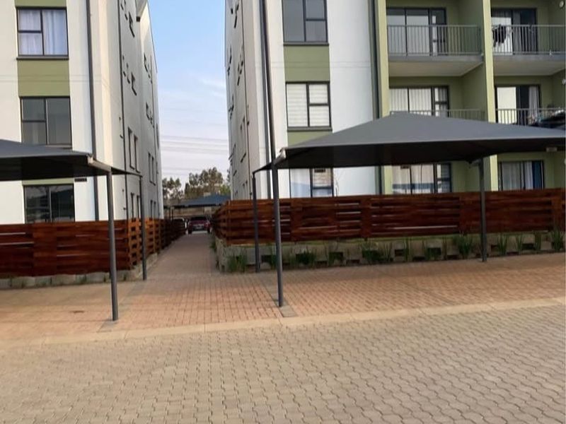 2 BEDROOMS 2 BATHROOMS GROUND FLOOR APARTMENT AVAILABLE IMMEDIATELY IN MOOIKLOOF - Photo 3