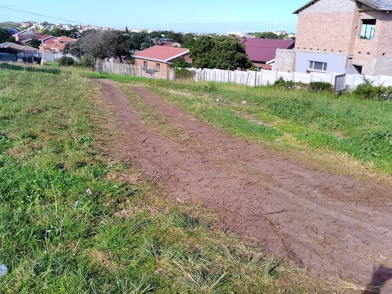 Prime 800m2 Vacant Stand with Partial Sea Views in Aston Bay - Photo 3