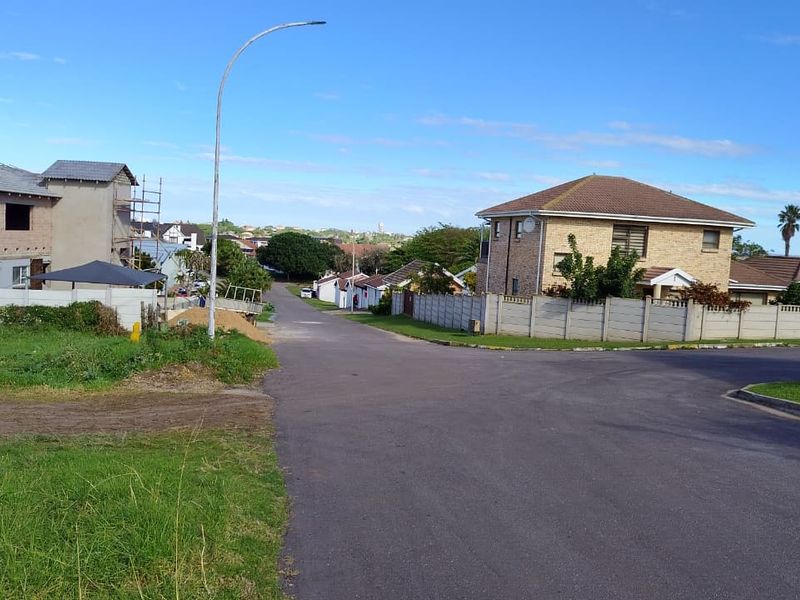 Prime 800m2 Vacant Stand with Partial Sea Views in Aston Bay - Photo 4