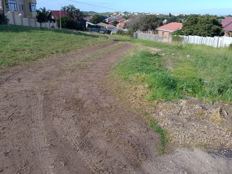 Prime 800m2 Vacant Stand with Partial Sea Views in Aston Bay - Photo 2