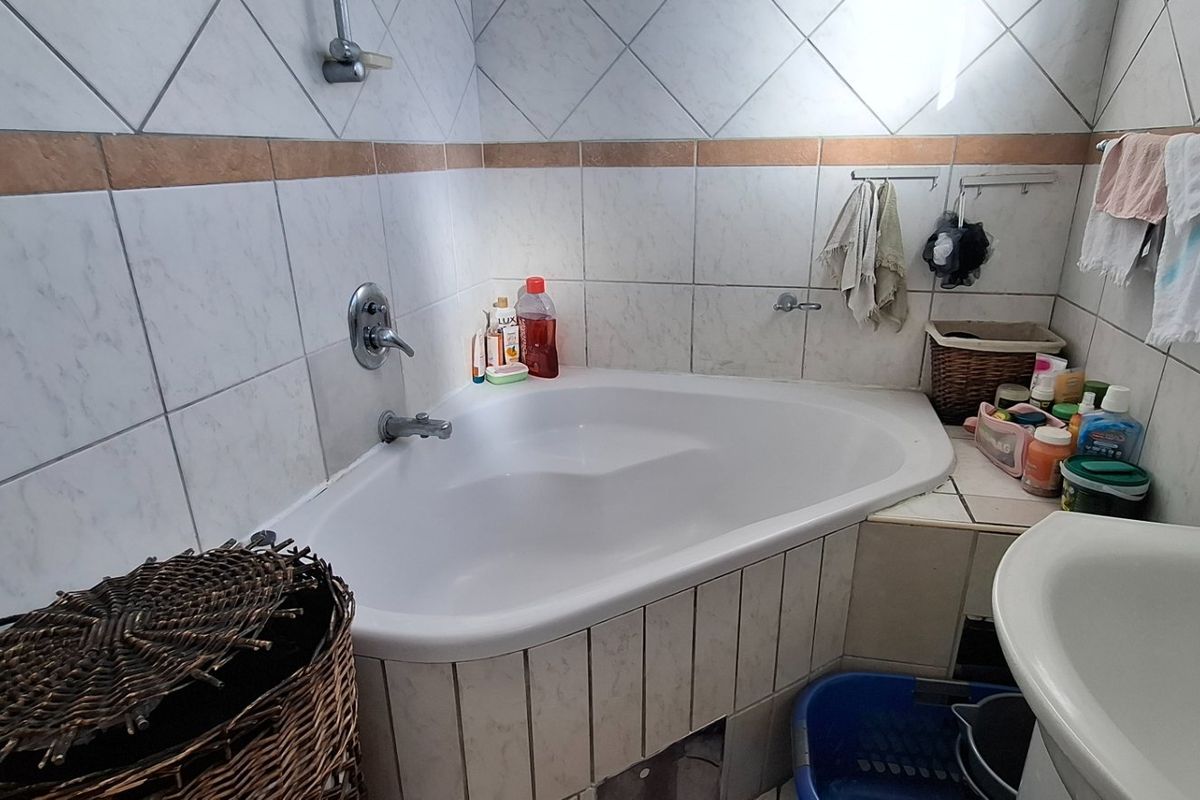 Cosy Gezina flat with bright living spaces - Photo 5