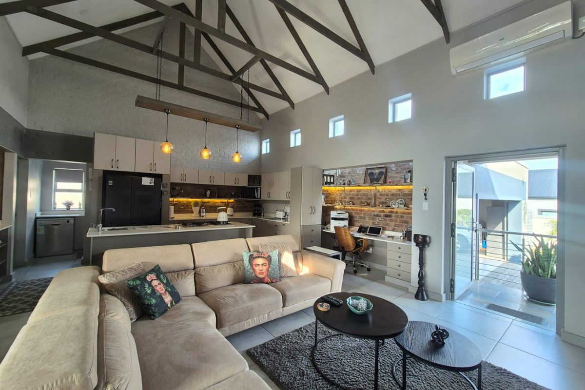Easy living, open spaces in Blue Mountain Village - Photo 3