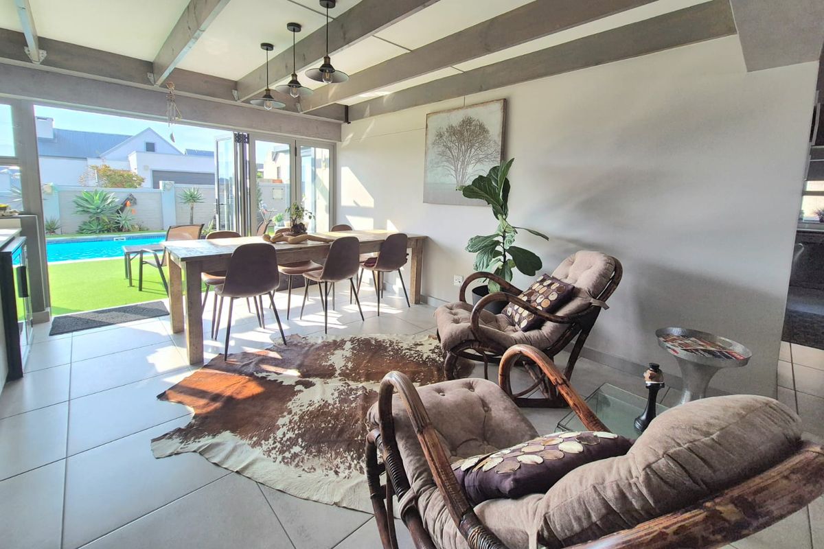 Easy living, open spaces in Blue Mountain Village - Photo 5