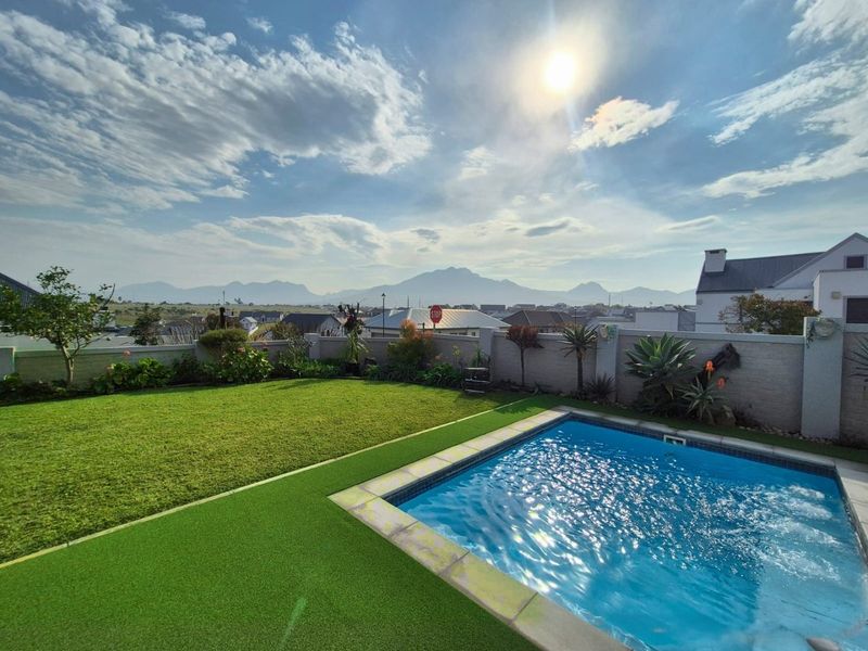 Easy living, open spaces in Blue Mountain Village - Photo 2