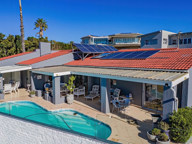 Family home with views  - Photo 1