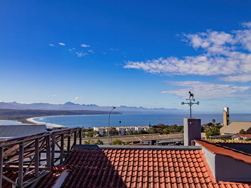 Family home with views  - Photo 3