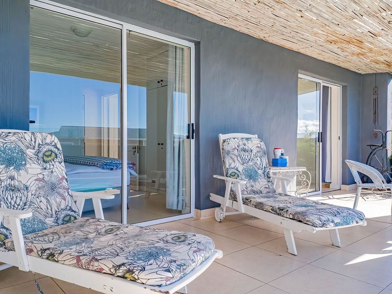 Family home with views  - Photo 6
