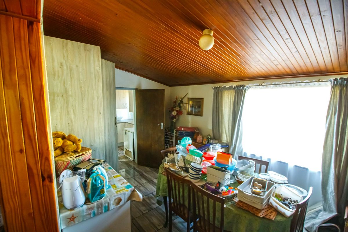 Family Home For Sale in Witpoortjie - Photo 4