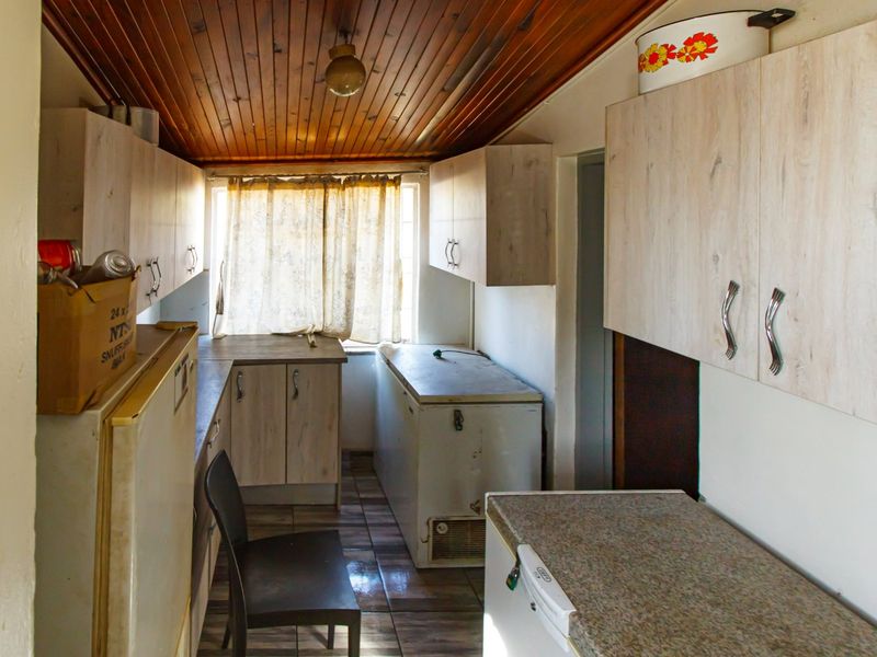 Family Home For Sale in Witpoortjie - Photo 6