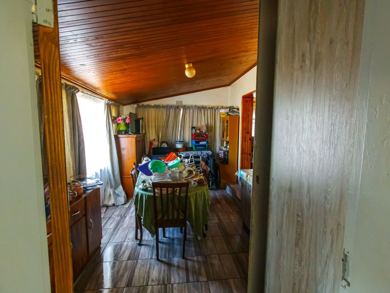 Family Home For Sale in Witpoortjie - Photo 5