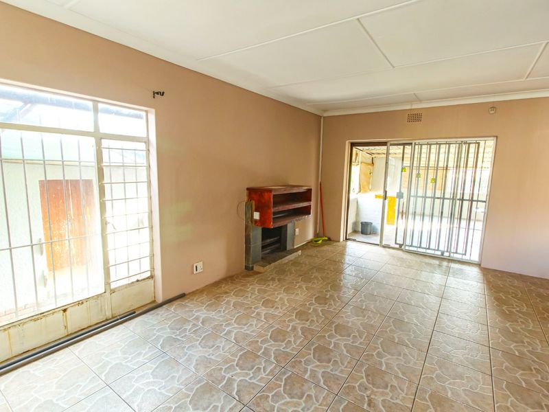 Family Home For Sale in Mindalore - Photo 10