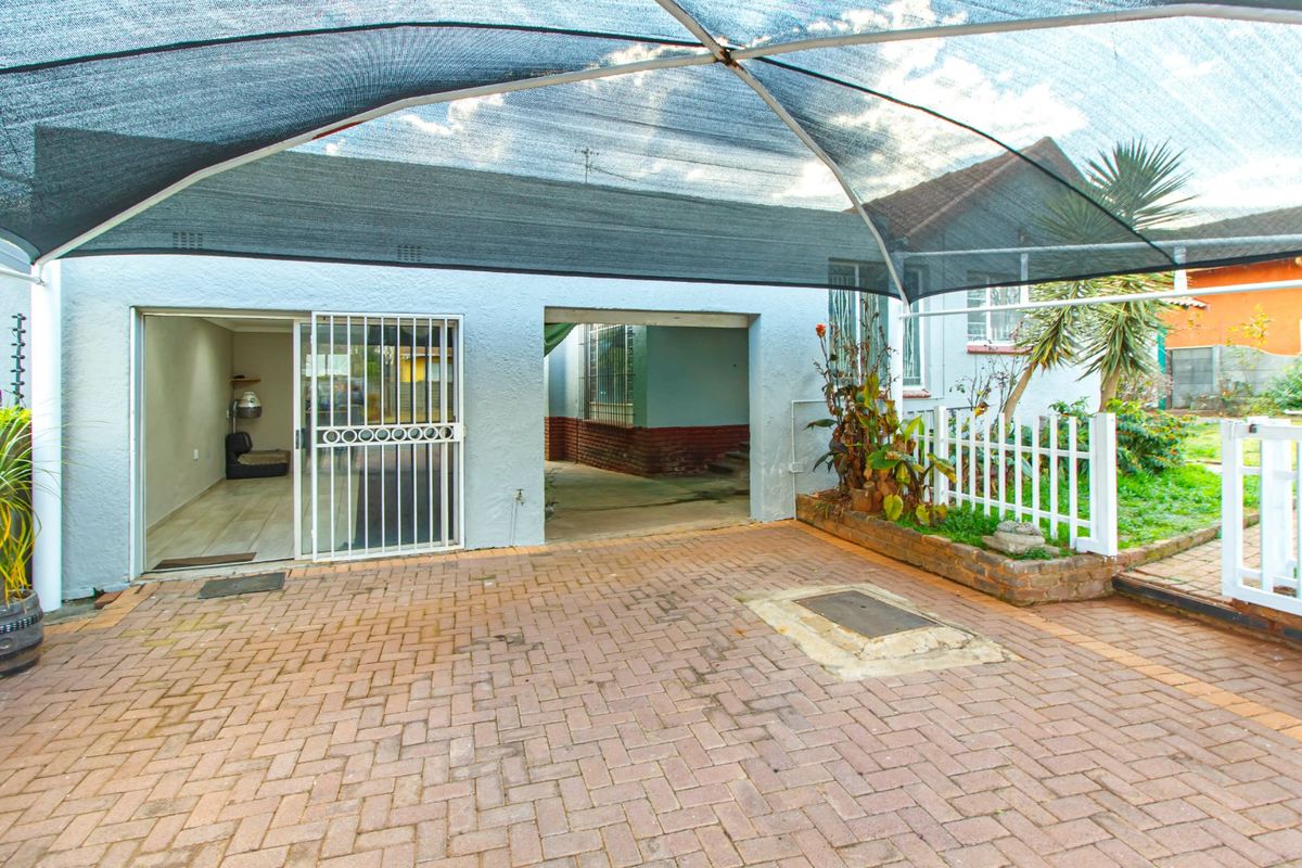 Family Home For Sale in Mindalore - Photo 2