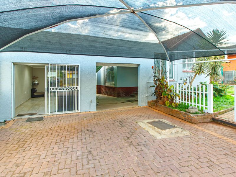 Family Home For Sale in Mindalore - Photo 2