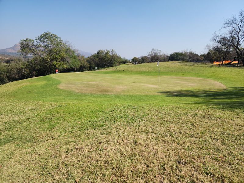 Luxury Living in Seasons Golf Estate - Photo 2