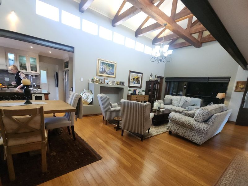 Luxury Living in Seasons Golf Estate - Photo 9