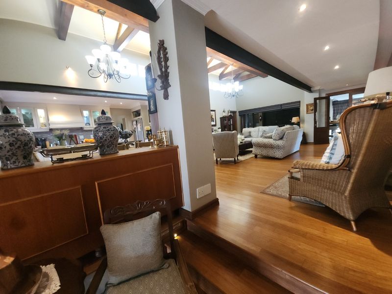 Luxury Living in Seasons Golf Estate - Photo 6