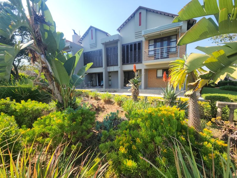 Luxury Living in Seasons Golf Estate - Photo 1