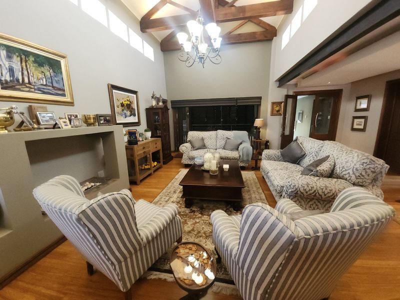 Luxury Living in Seasons Golf Estate - Photo 10