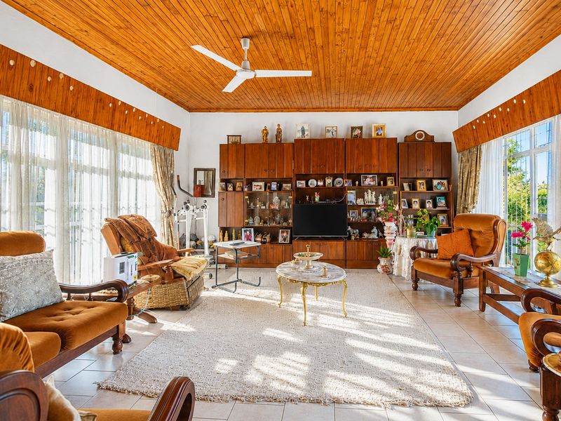 11-HECTARE SMALLHOLDING — OFF-GRID. SELF-SUFFICIENT - Photo 9