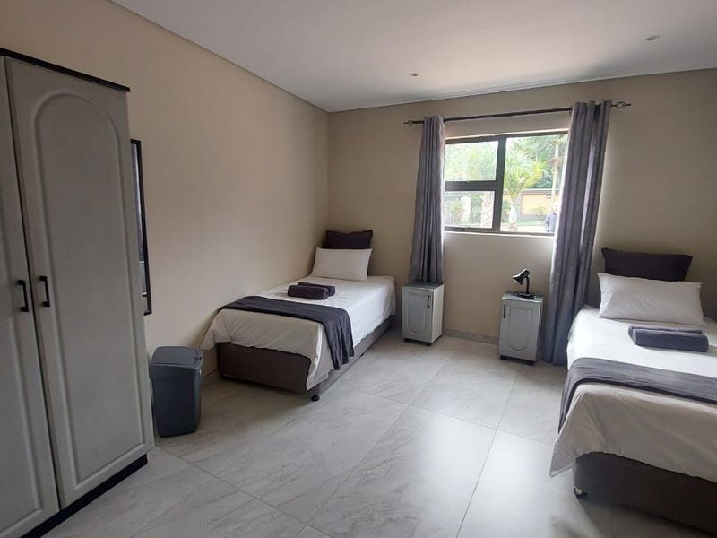 Modern 3-Room Commercial Suite on Marine Drive - Photo 6