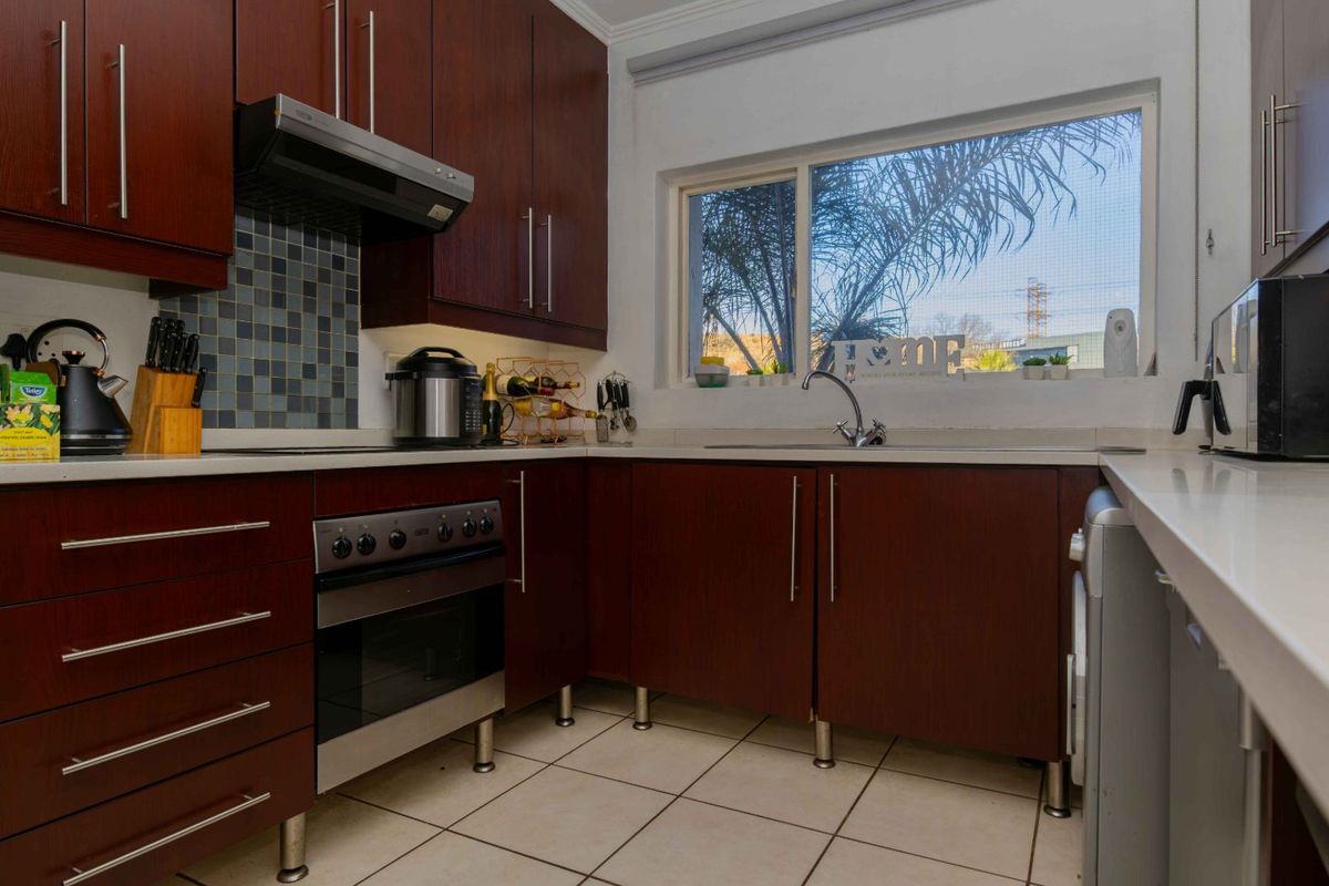 Contemporary 2 Bedroom Apartment in The Meridian Offering Style, Comfort and Convenience - Photo 3