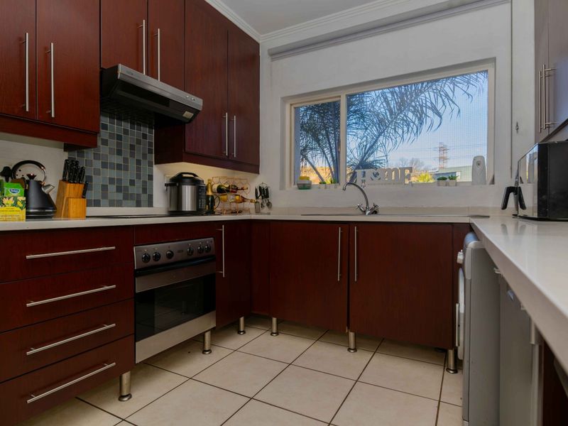 Contemporary 2 Bedroom Apartment in The Meridian Offering Style, Comfort and Convenience - Photo 3