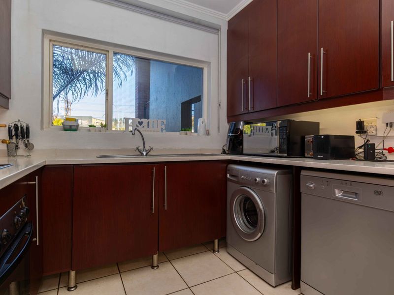 Contemporary 2 Bedroom Apartment in The Meridian Offering Style, Comfort and Convenience - Photo 4