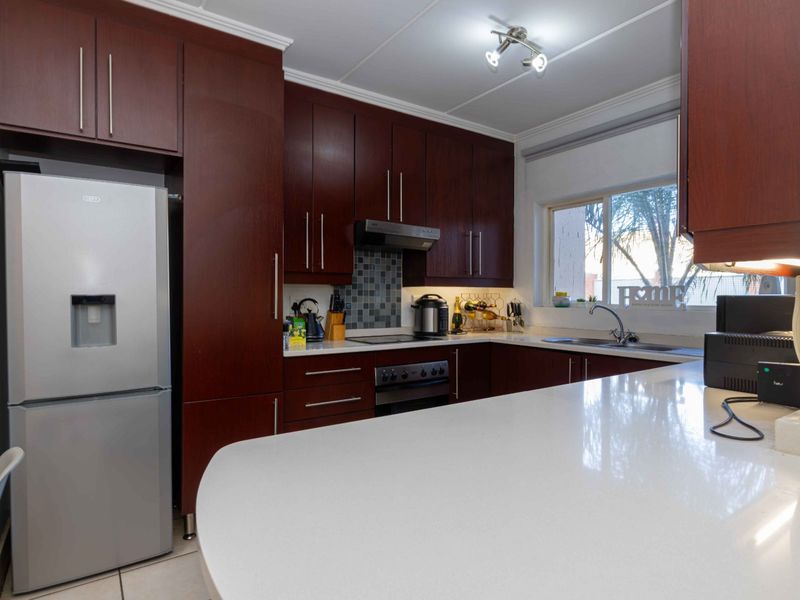 Contemporary 2 Bedroom Apartment in The Meridian Offering Style, Comfort and Convenience - Photo 2