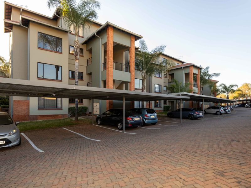 Contemporary 2 Bedroom Apartment in The Meridian Offering Style, Comfort and Convenience - Photo 1